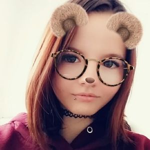 Meet your Posher, Deidre